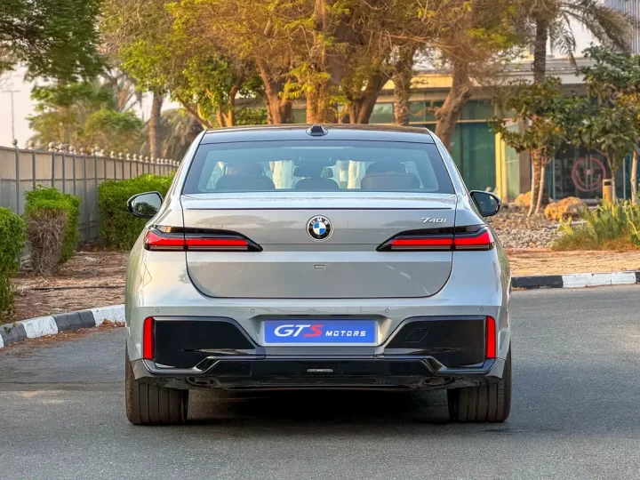 2026 BMW 7-Series 740i M Sport — photo 6 of 16