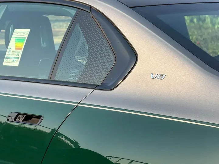 2026 BMW 7-Series 760i — photo 9 of 20
