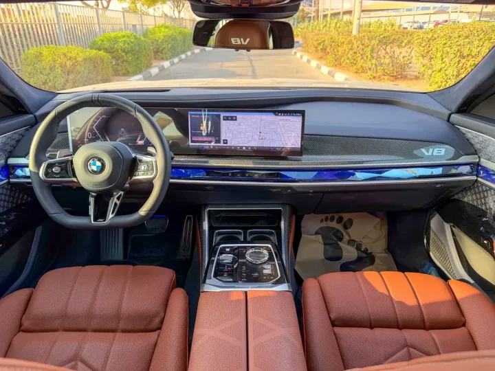 2026 BMW 7-Series 760i — photo 12 of 20