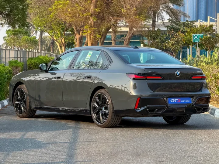 2026 BMW 7-Series 760i — photo 5 of 13
