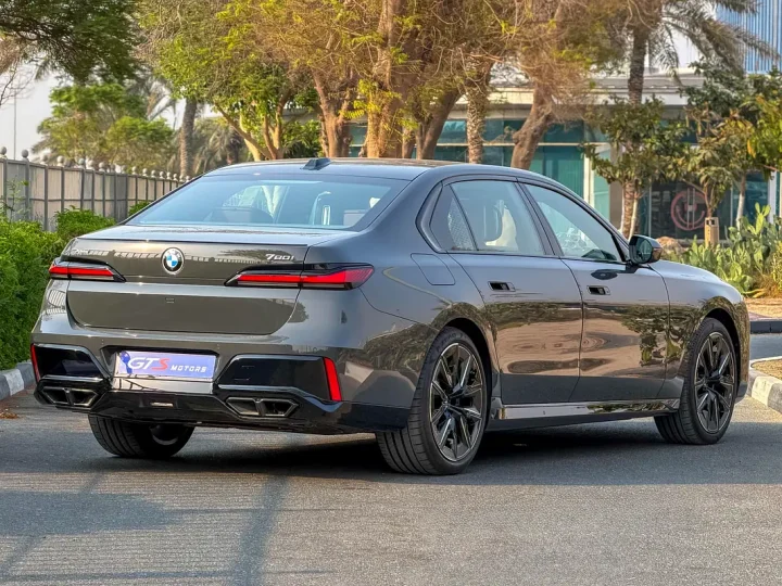 2026 BMW 7-Series 760i — photo 6 of 13