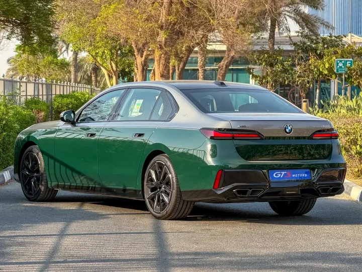 2026 BMW 7-Series 760i — photo 2 of 20